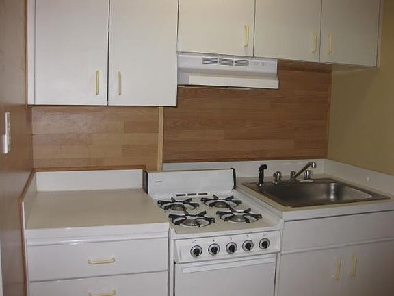 4th image of 745 Meridian Ave APT 8