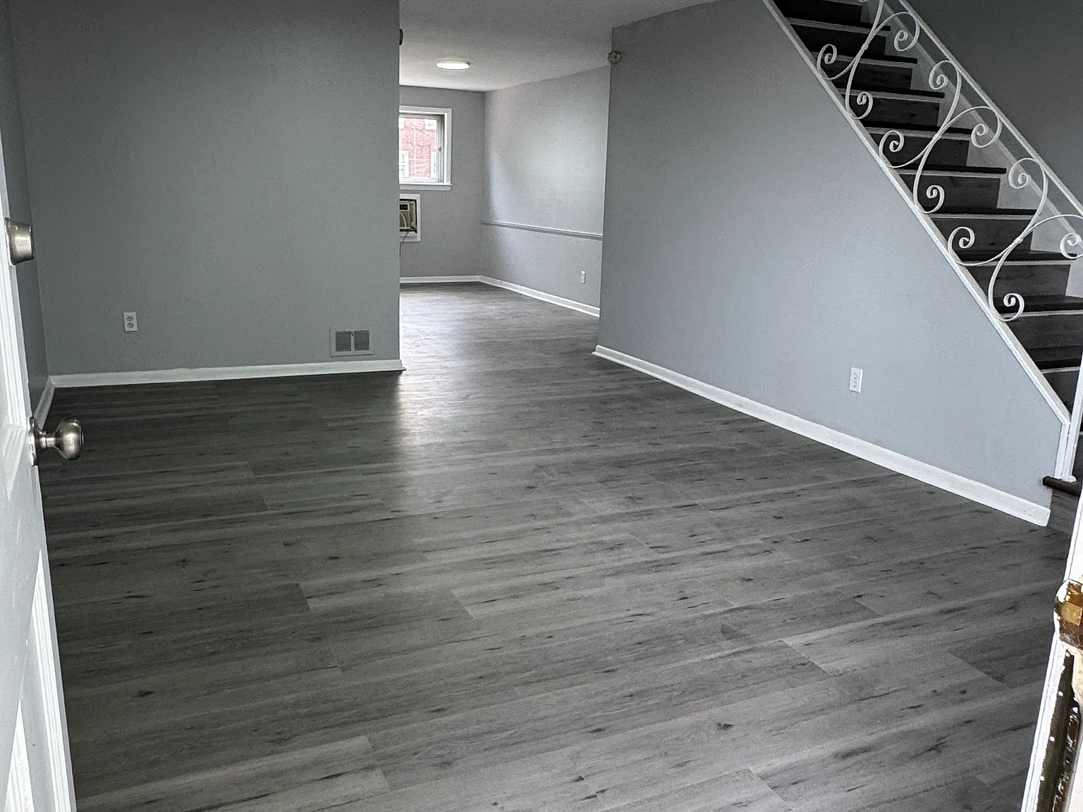 3 bed, 1350 sqft, $1,875 — Photo 1