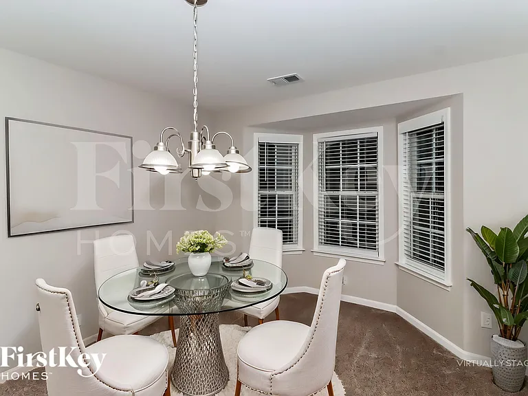 312 Edgemore Ct — Photo 8
