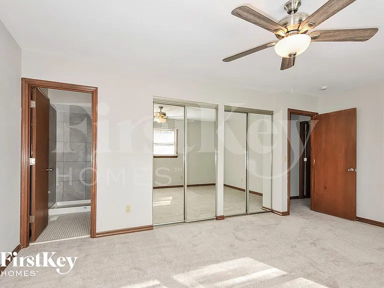 1005 Lancaster Dr — Photo 11