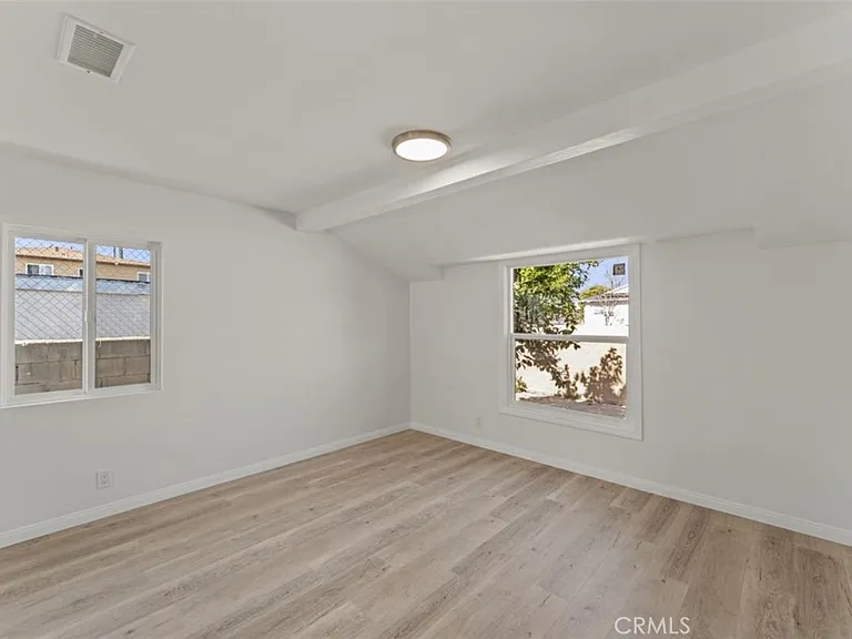 14722 Strathern St — Photo 12