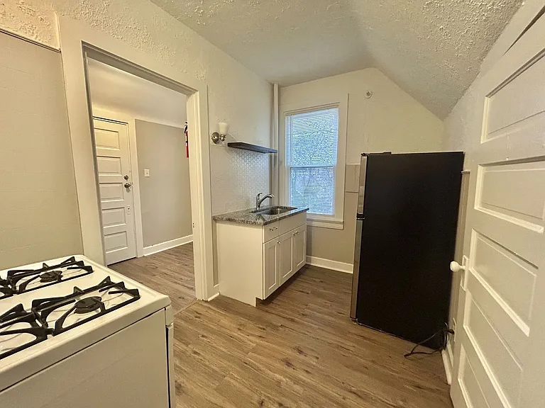 2308 Highland Ave #3 — Photo 6