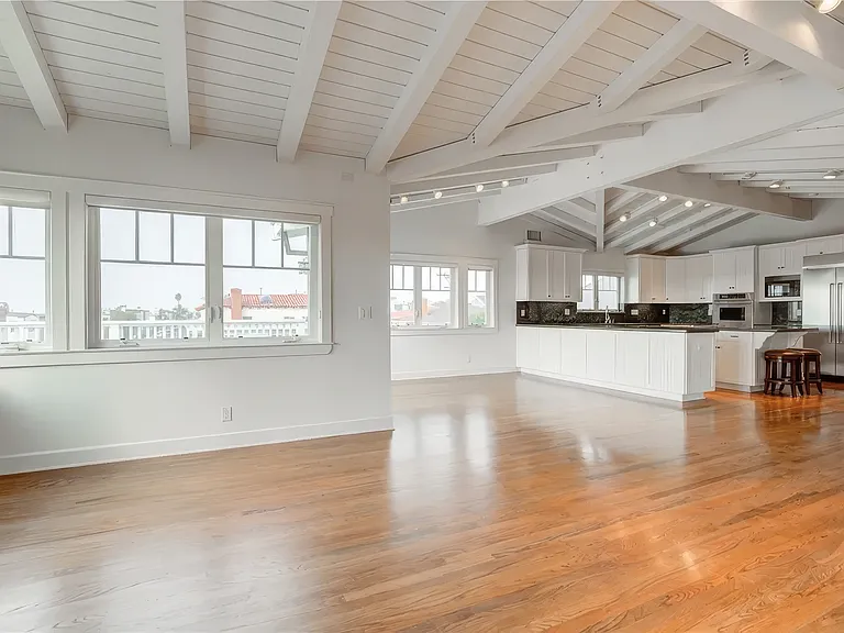 316 Highland Ave — Photo 6