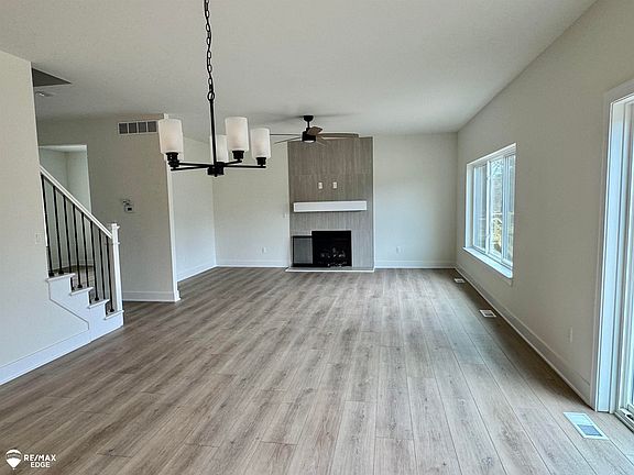 4th image of 8311 Peninsula Cir