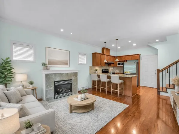 8311 No 2 Rd #1, Richmond, BC V7C 3M2