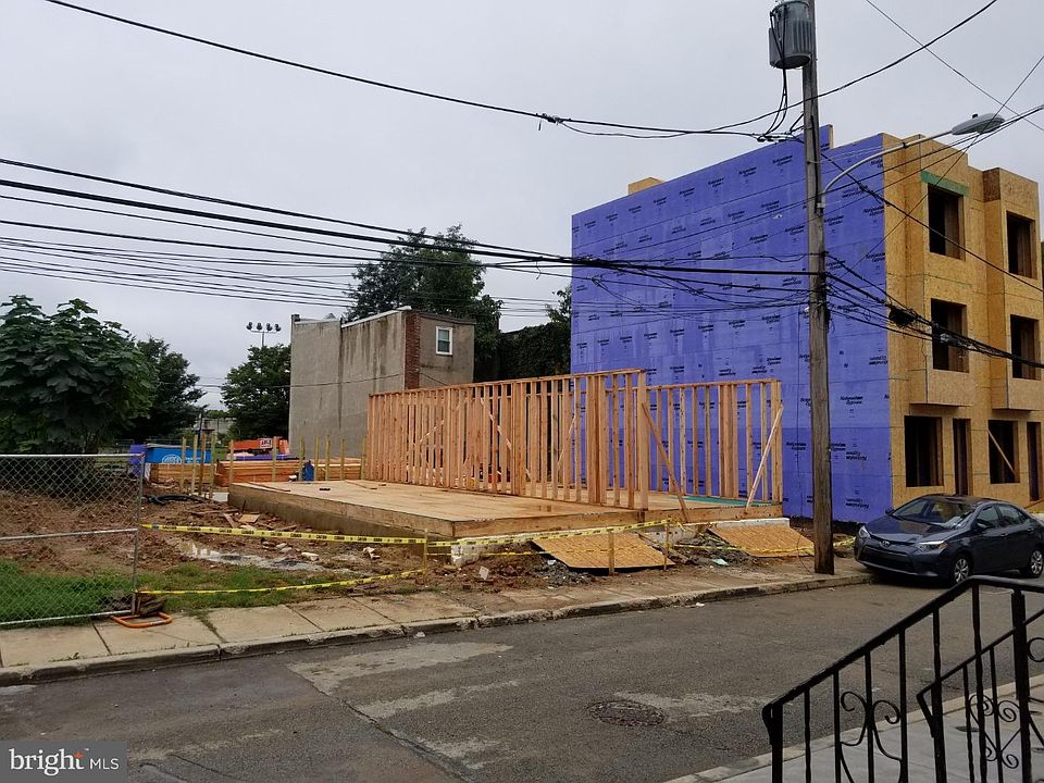 2nd image of 1724 N Lambert St