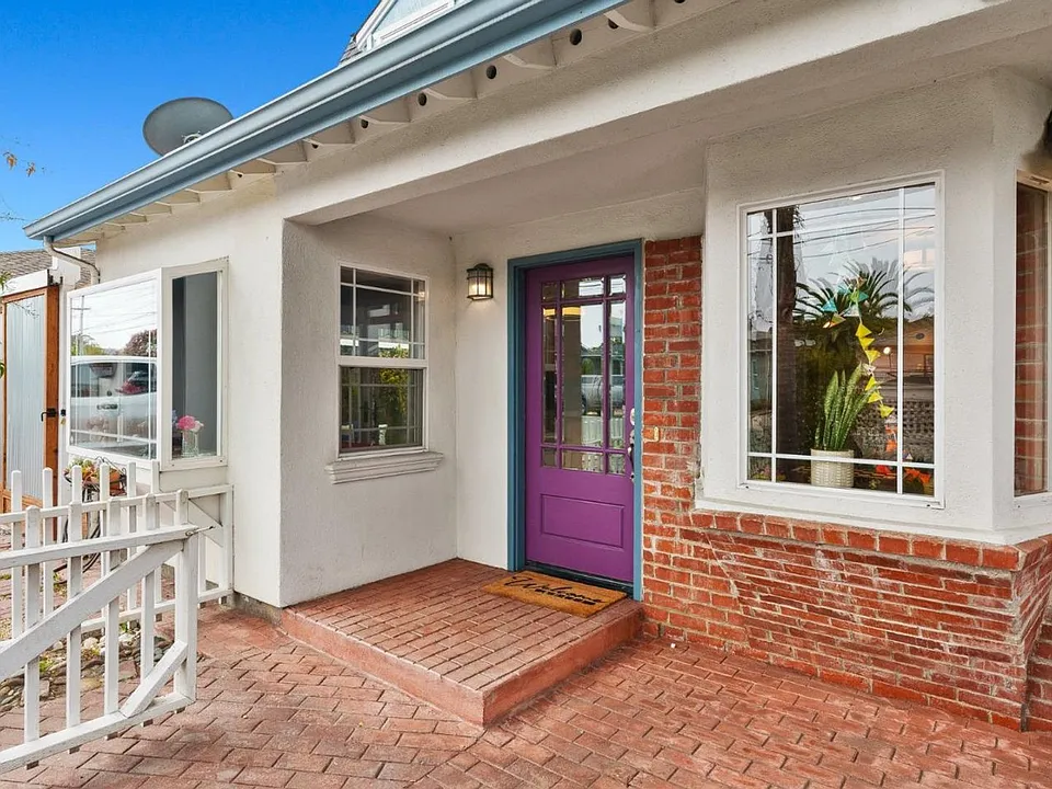 531 Dufour St