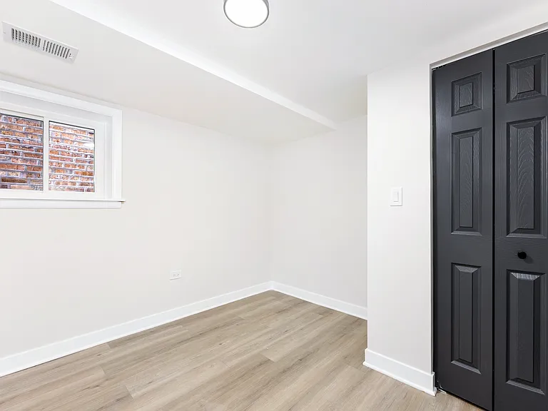 4819 W Barry Ave #1G — Photo 8