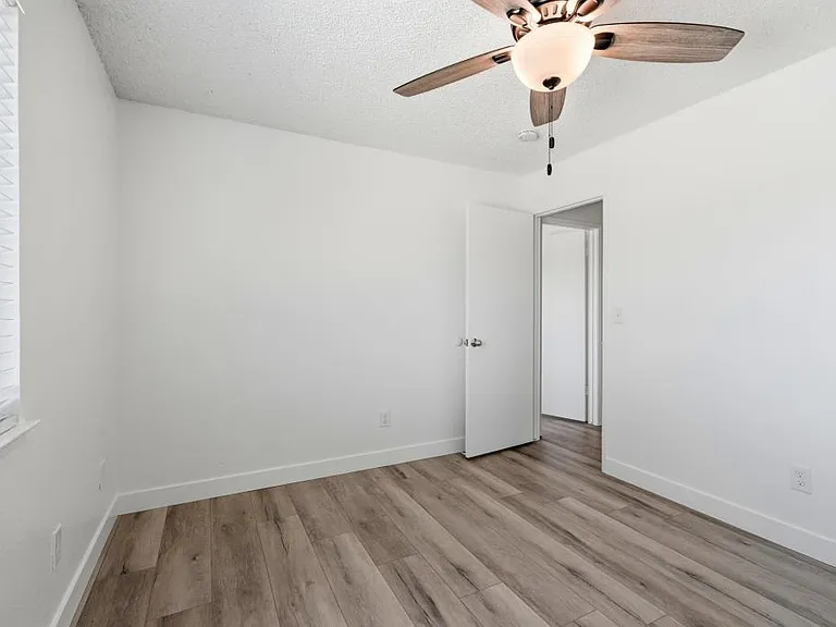 426 Cherry Ln #H — Photo 13