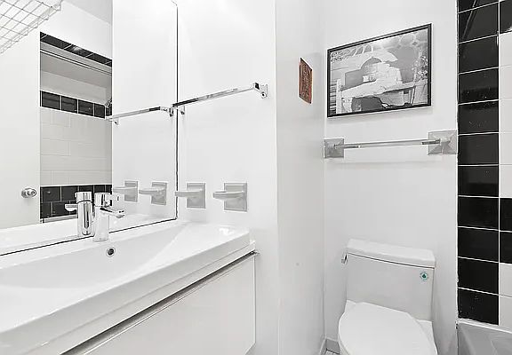 5th image of 342 W 85th St APT 6D