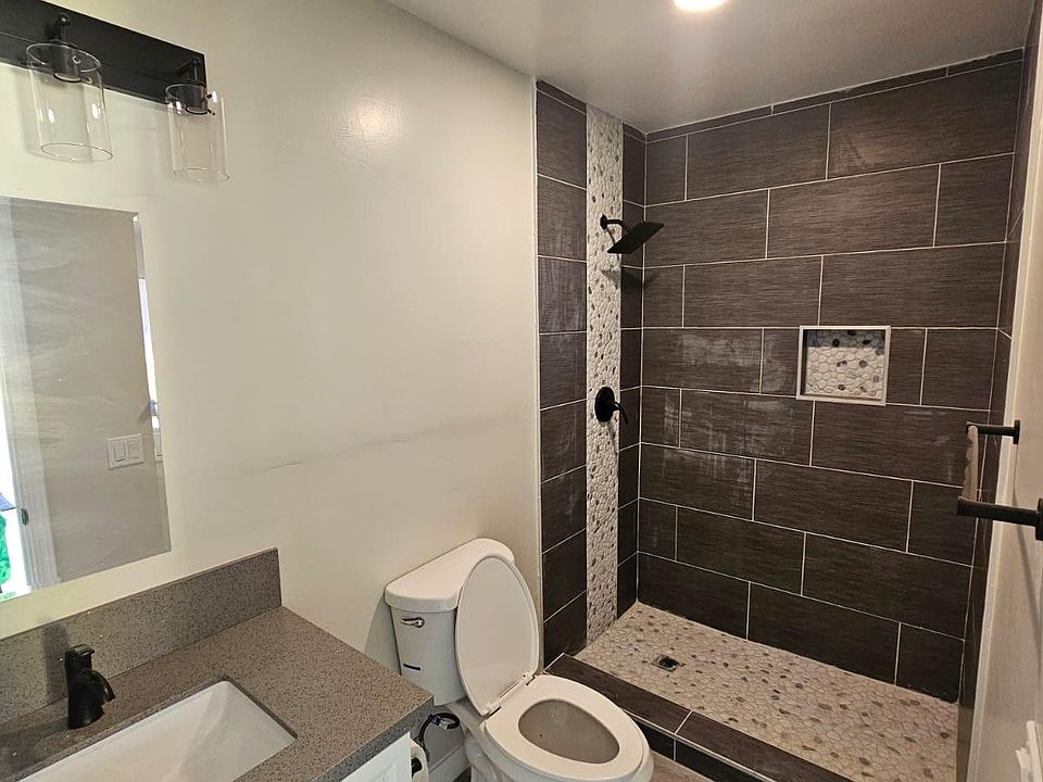 2nd image of 2852 Broadway #2