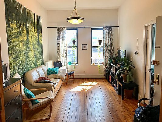 2nd image of 507 Park Pl APT 4