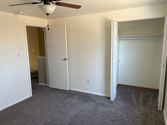 5th image of 129 Whitestown Vlg APT A