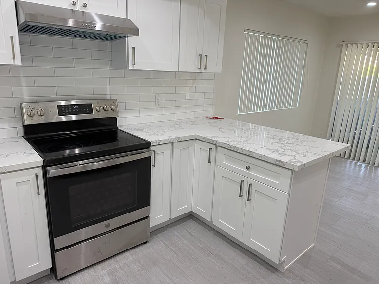 1320 S Del Mar Ave — Photo 11