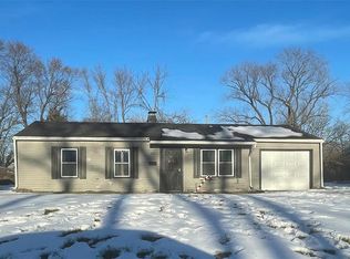 34 Westwood Dr, Cahokia, IL