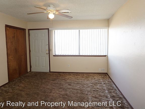 2nd image of 210 NW North St #3621596