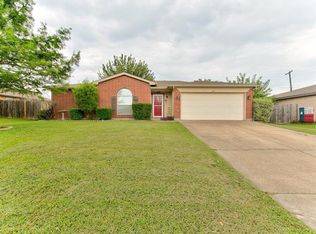 1519 Berry Dr, Cleburne, TX 76033