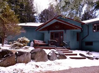 200 Glenwood Dr, Saranac Lake, NY 12983