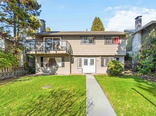 552 W 29th St, North Vancouver, BC V7N 2K1