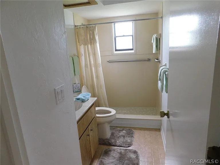 741 E Hartford St #1A — Photo 8