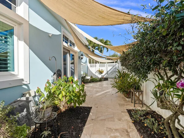 115 Queens Road, Hutchinson Island, FL 34949