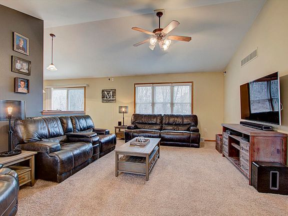2nd image of 440 Thurow Dr