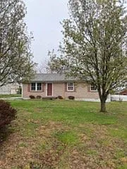 3 bed, 1.0 bath, 1100 sqft, $1,350 — Photo 3