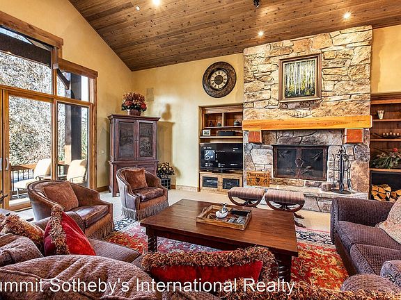 4th image of 2585 Larkspur Dr