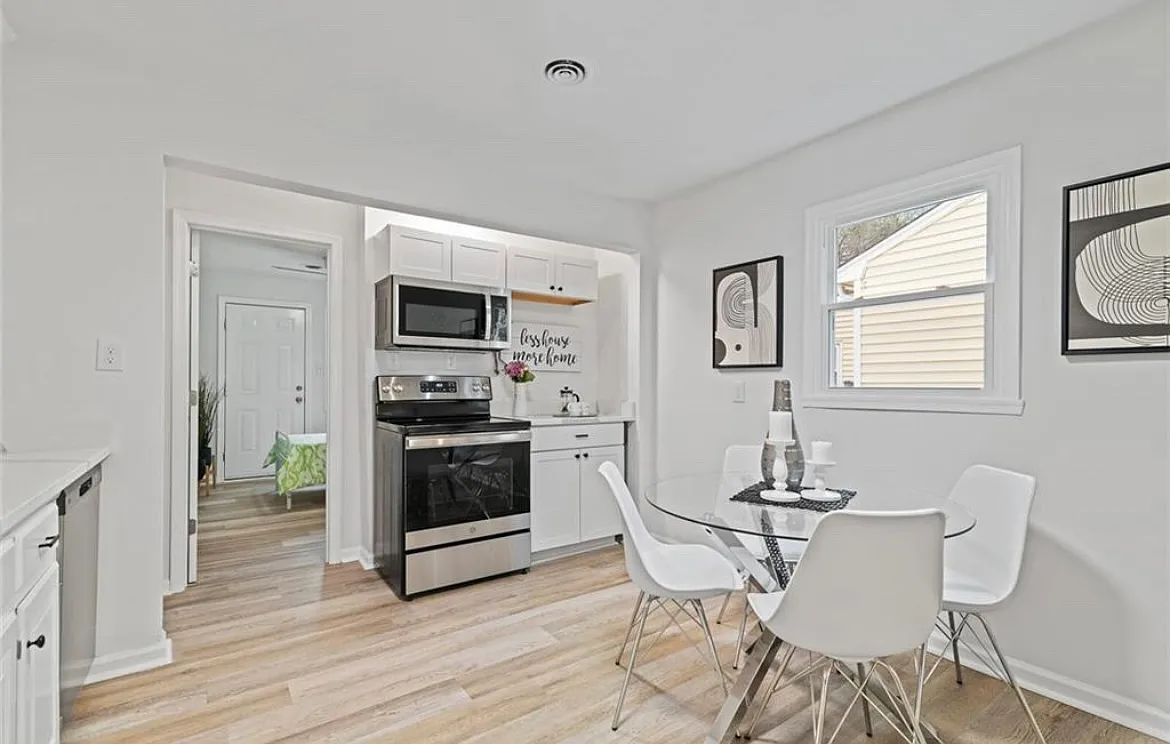 3 bed, 988 sqft, $650 — Photo 4