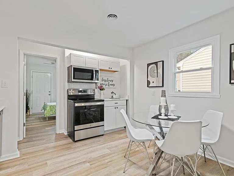 430 Marion Rd — Photo 4