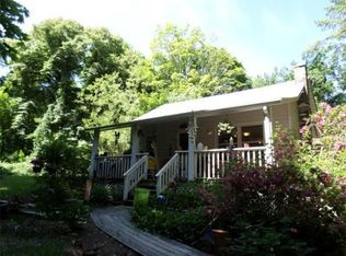 38 Stafford Rd, Wales, MA 01081