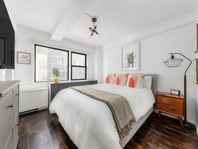 220 E 67th St APT 6F, New York, NY, 10065