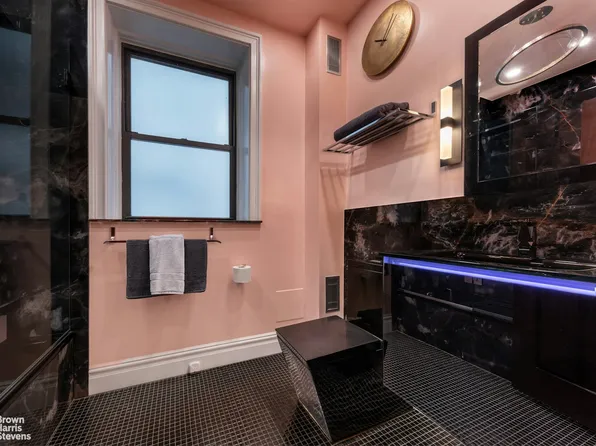 251 West 95th Street image 10 of 11