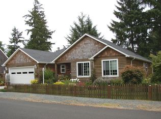 1056 SW Long Lake Dr, Warrenton, OR 97146