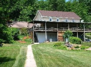 949 Valley Rd, Pottsville, PA 17901