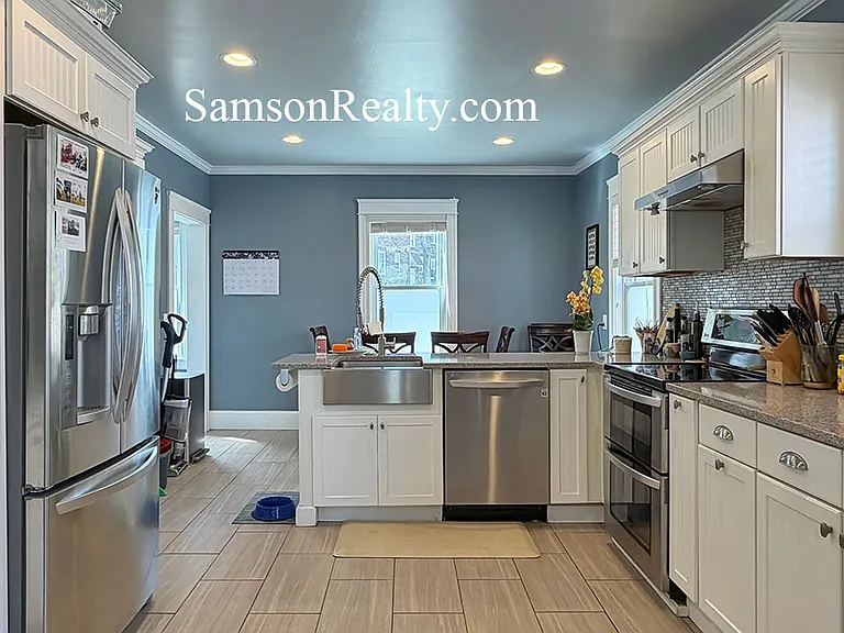 129 Abbott St #1 — Photo 6