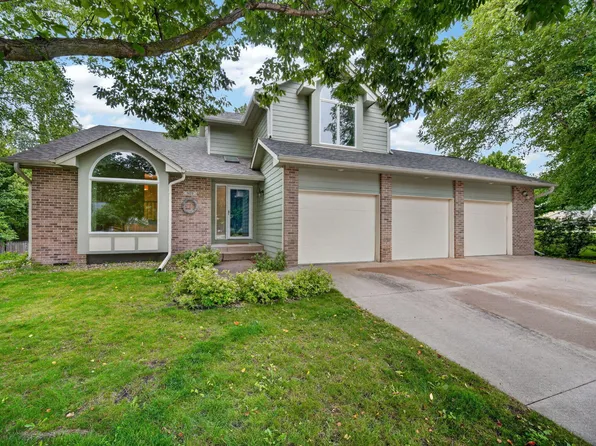 909 Idaho Ave, Ames, IA 50014