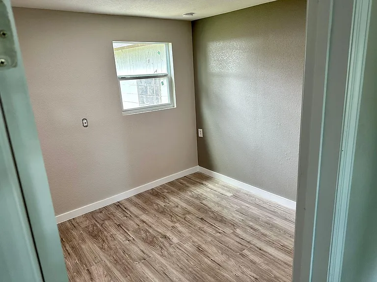 310 Cordova Rd — Photo 13