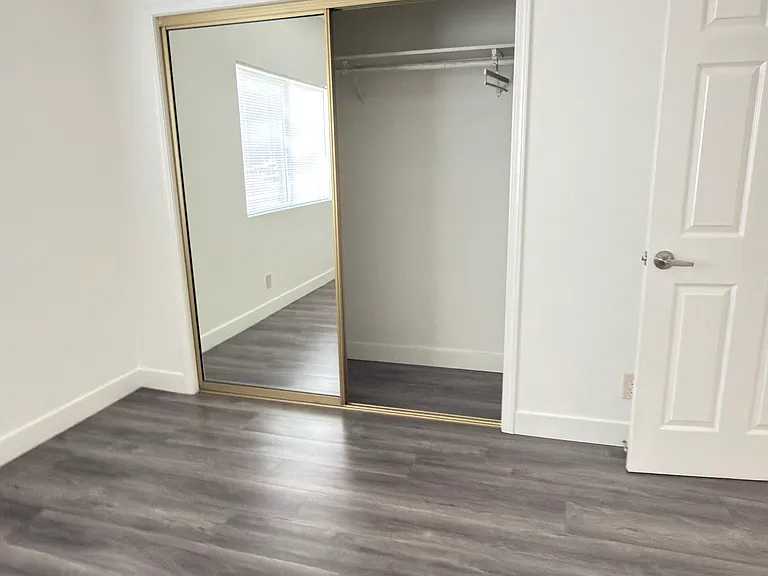 4042 Liberty Ave #3 — Photo 6