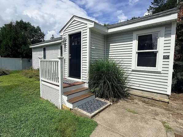 13C Wards Ln #C, Northbridge, MA 01534