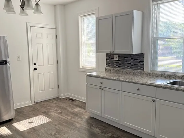 8438 S Baltimore Ave — Photo 14