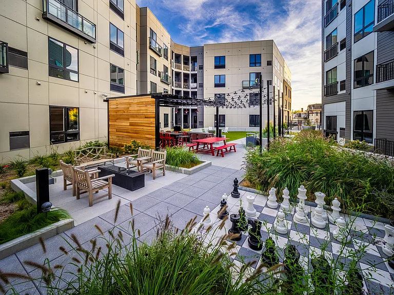 Center Square Lofts West — Photo 5