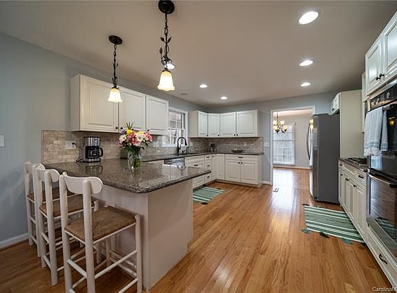 3rd image of 2622 Shiland Dr