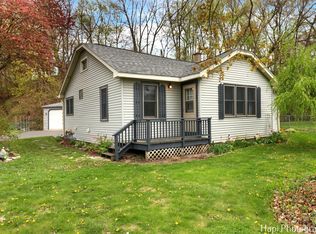 85 Bay Rd, Fox Lake, IL 60020