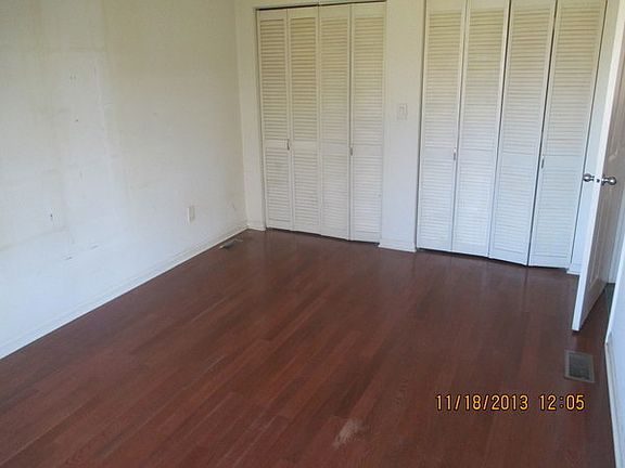 4th image of 923 S Marengo Ave