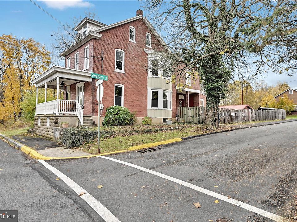 1st image of 119 Railroad St