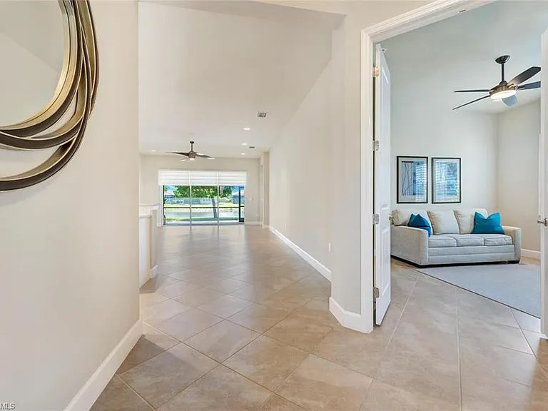 28496 Burano Dr — Photo 4