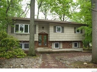 11 Onderdonk Rd, Suffern, NY 10901