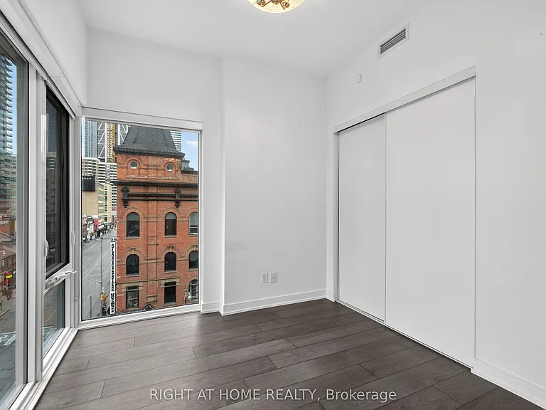 3 Gloucester St #512 — Photo 14