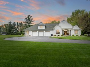 S30W30206 Sunset Dr, Waukesha, WI 53189